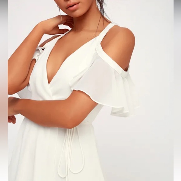 NWT Lulus Bombshell White Off-Shoulder Wrap Dress - Size L - Picture 4 of 13